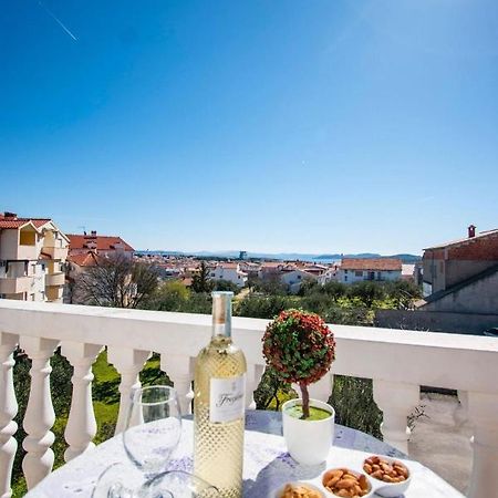 Family Holiday Apartments Lucia Vodice Exteriör bild