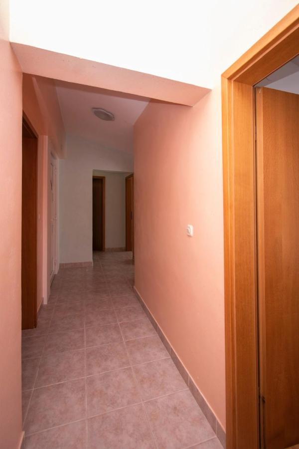 Family Holiday Apartments Lucia Vodice Exteriör bild