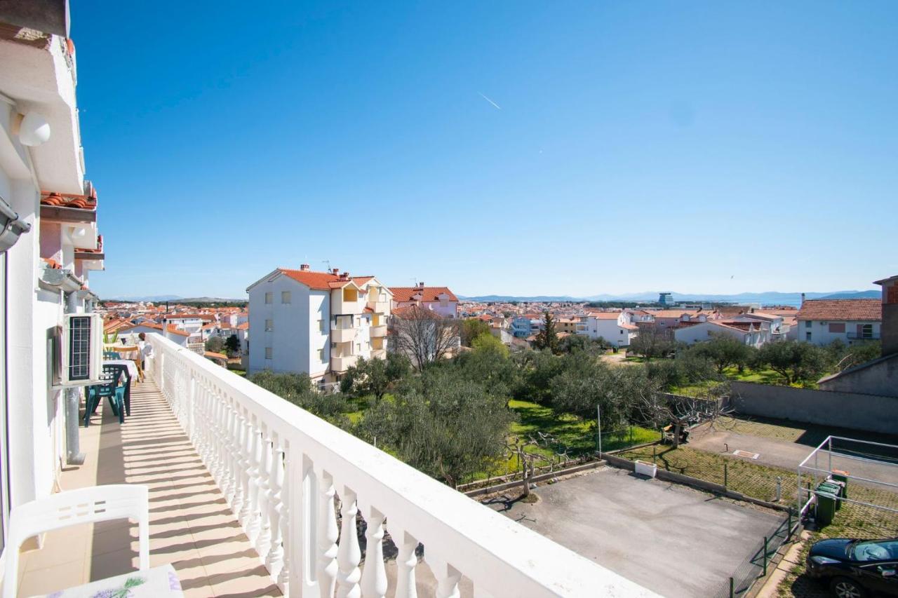 Family Holiday Apartments Lucia Vodice Exteriör bild