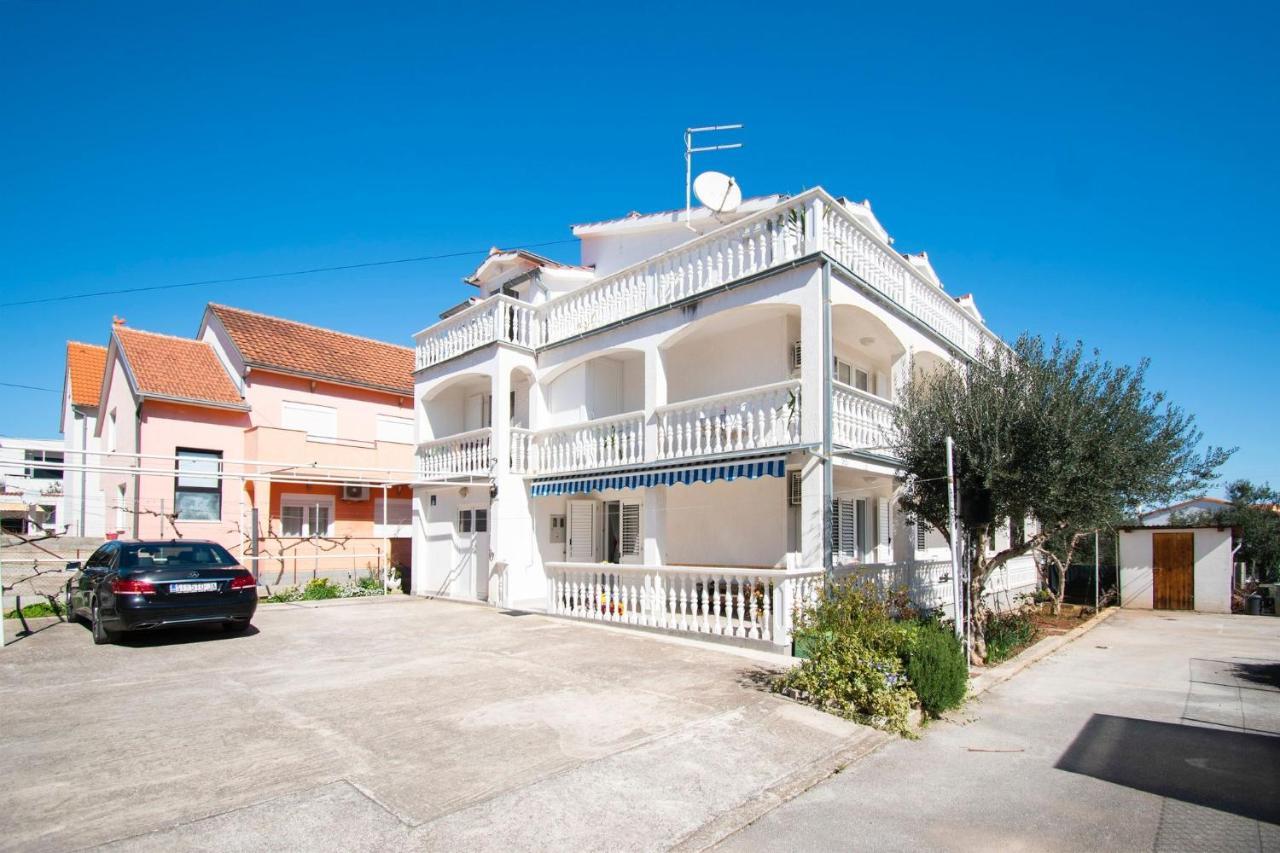 Family Holiday Apartments Lucia Vodice Exteriör bild