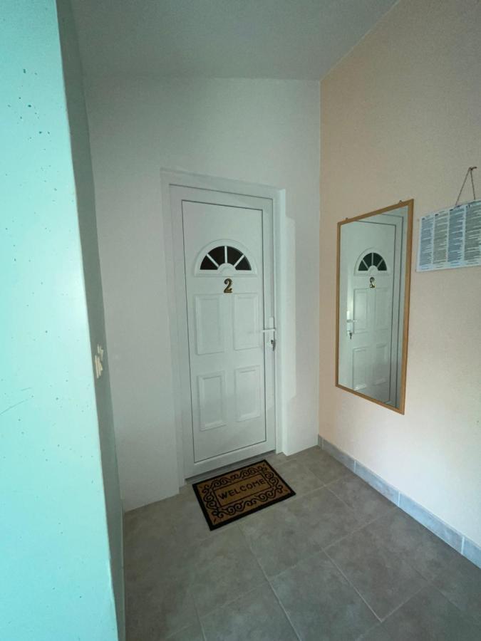 Family Holiday Apartments Lucia Vodice Exteriör bild